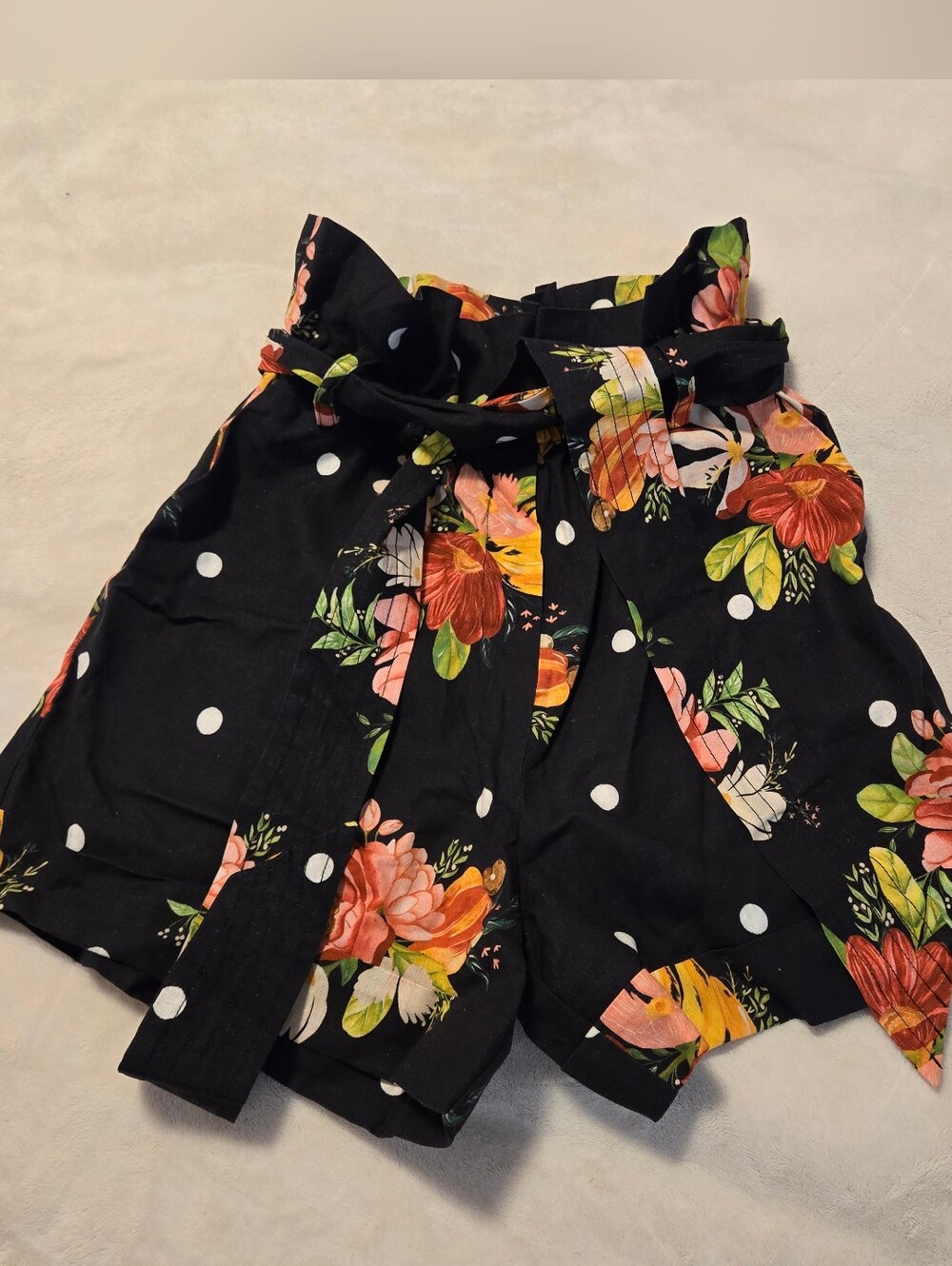 FARM Rio NWOT Shorts Black Floral & Polka Dot High Paperbag Waist with belt - Picture 4 of 7